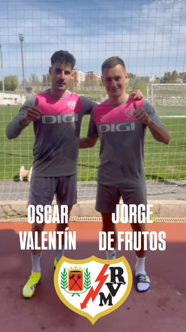💥 ATENCIÓN, inscritos al CAMPUS DE SEMANA SANTA 💥

📲Tenemos un mensaje para vosotros. 

👕 @oscarvalentin94 y @jorge_defrutoss siempre en vuestro equipo 🤜🏻🤛🏼

¡GRACIAS!

#tecnificacióna #campus #semanasanta @smevila #vilareal #academia #academy #m10 #football #laliga #rayovallecano