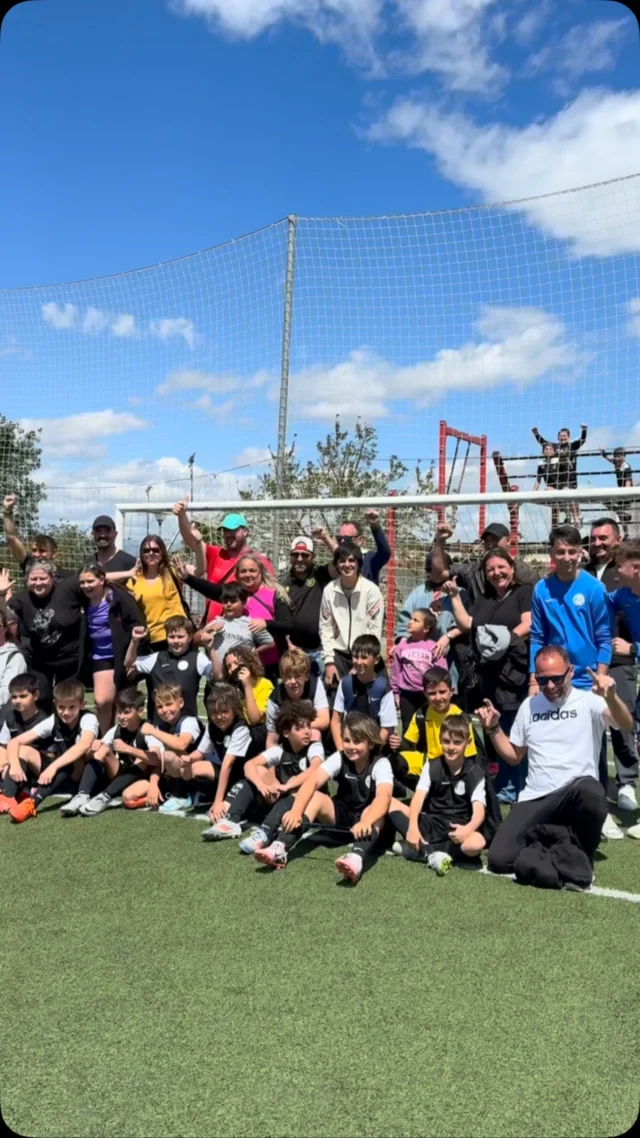 Nunca olvidaremos nuestra primera vez @idaeastercup 💪
Lo que aprendimos ✔️
Los compañeros a los que conocimos ✔️
Los equipos a los que descubrimos ✔️
Los consejos que sumamos ✔️
Y lo bien que lo pasamos. ✔️
Gracias por una experiencia para siempre. ⚽️💙