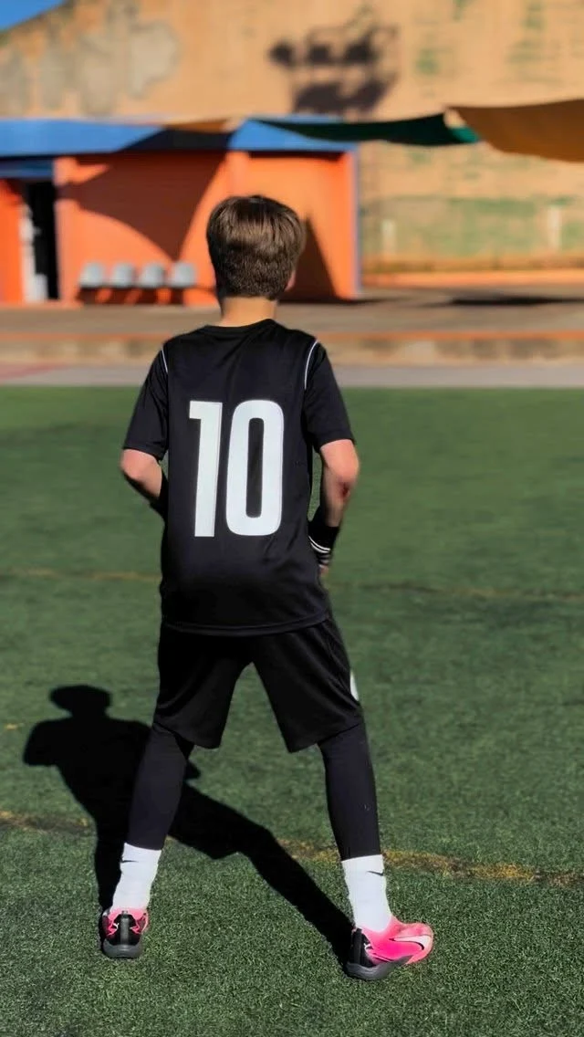 Aleix 🔐

#goalkeeper #porteros #porteria #football #goalkeepergloves #goalkeepersaves #themagic10academy #tecnificación
